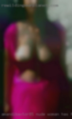 AmandiBaxtor85 nude woman has flat tire