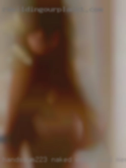 Handssum223 naked woman and men showing pussy and penis